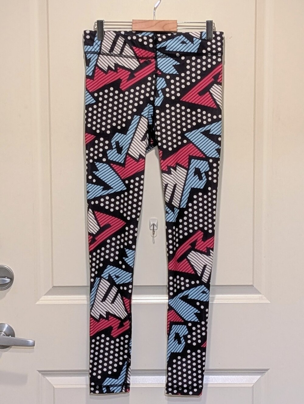 EUC Pattik S Black White Blue and Pink Graphic Pattern Stretch Leggings